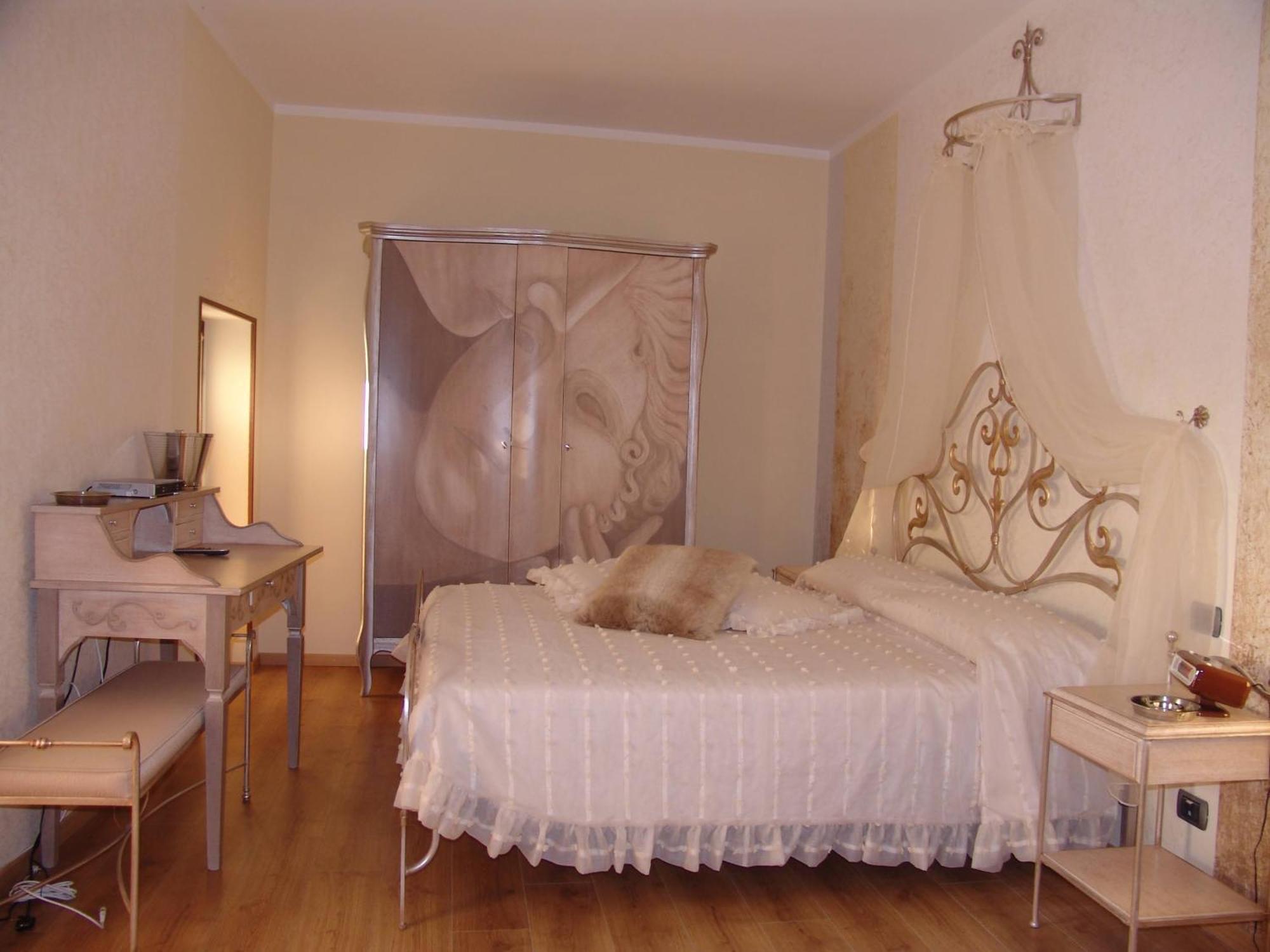 Manuela Le Quattro Coppe Hotel Desenzano del Garda